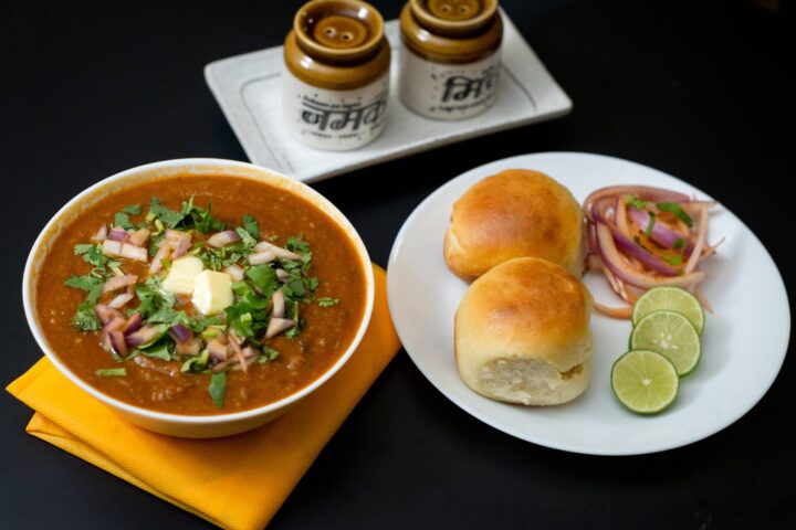 misal_in_mumbai_TravellersofIndia