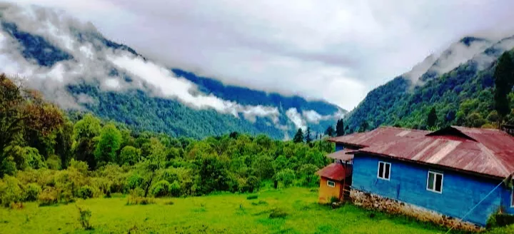 trek-to-tholung-monastery-by-asis-mukherjee_travellersofindia.com